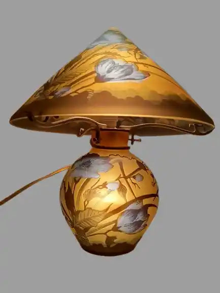 Lampe avec signature type "GALLE' " avec 2 éclairages (pied et abat-jour)