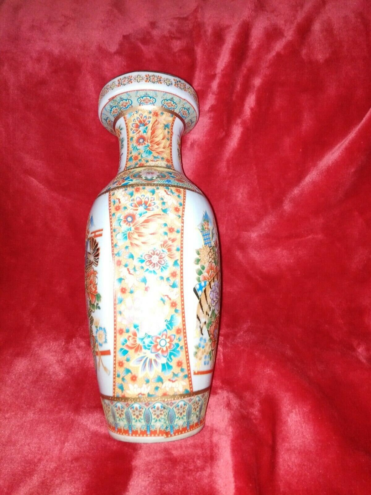 ceramic vase flower pattern