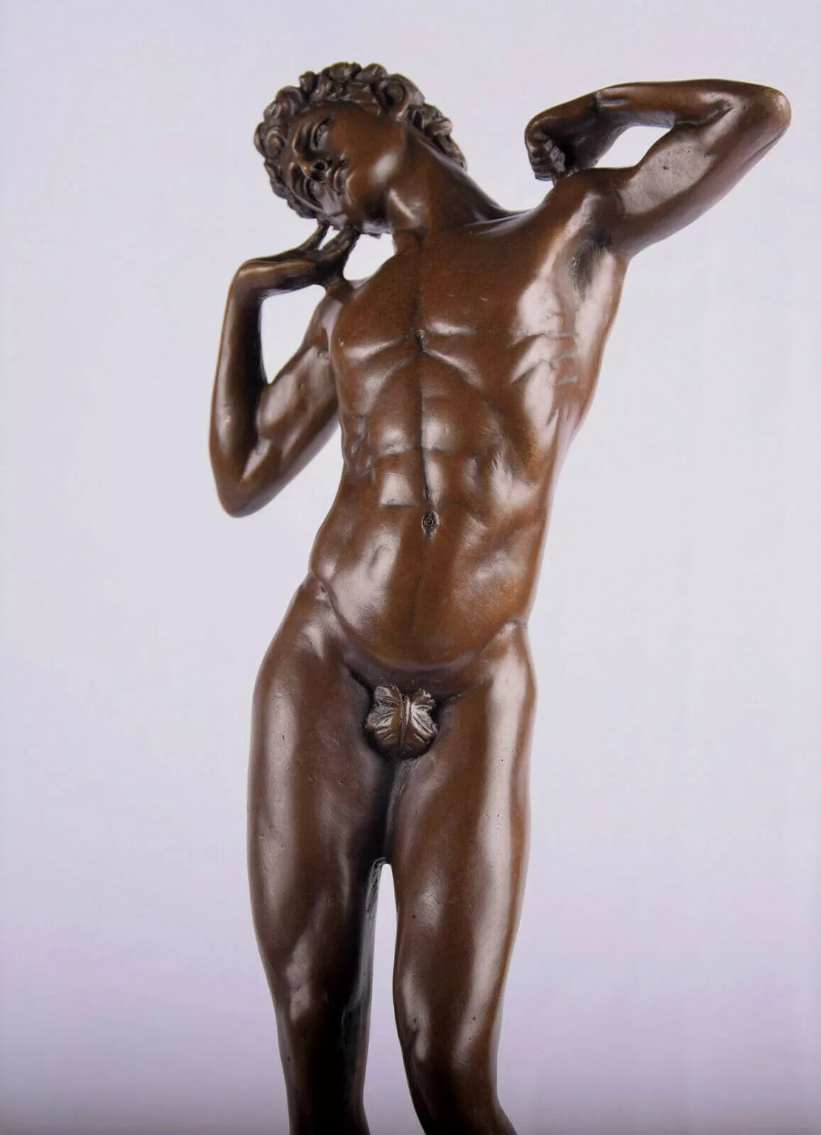 Statuette en bronze homme nu