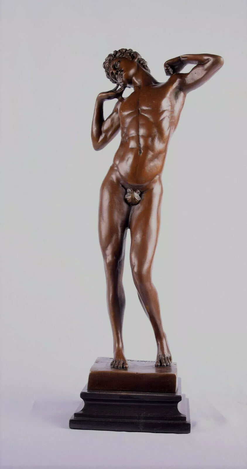 Statuette en bronze homme nu